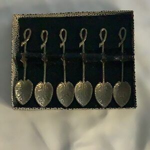 Silver Vintage set of 6 spoons. 4 inch.